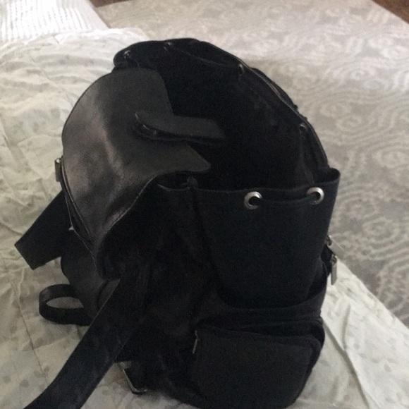 leather backback - Picture 2 of 3